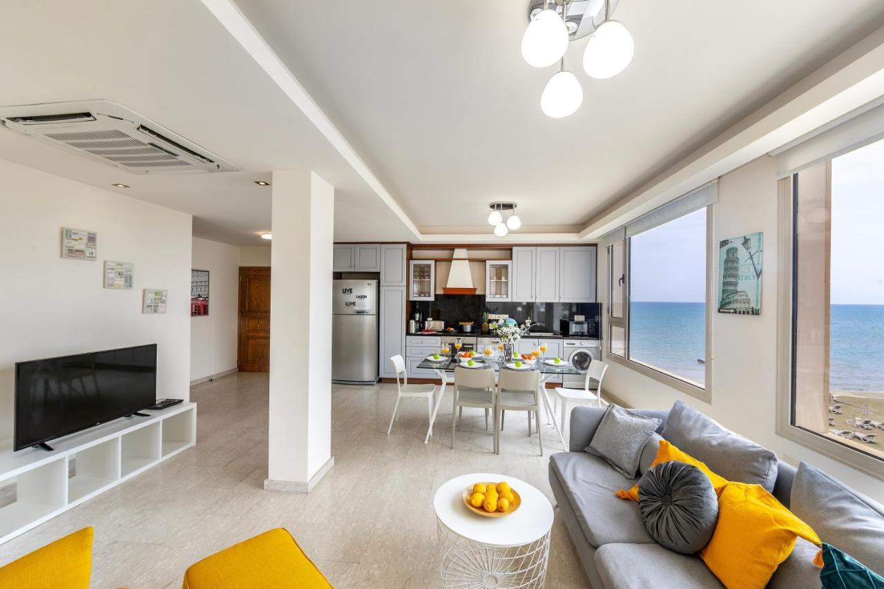 Mackenzie Beachfront Eftyhia Suite Larnaca Eksteriør billede