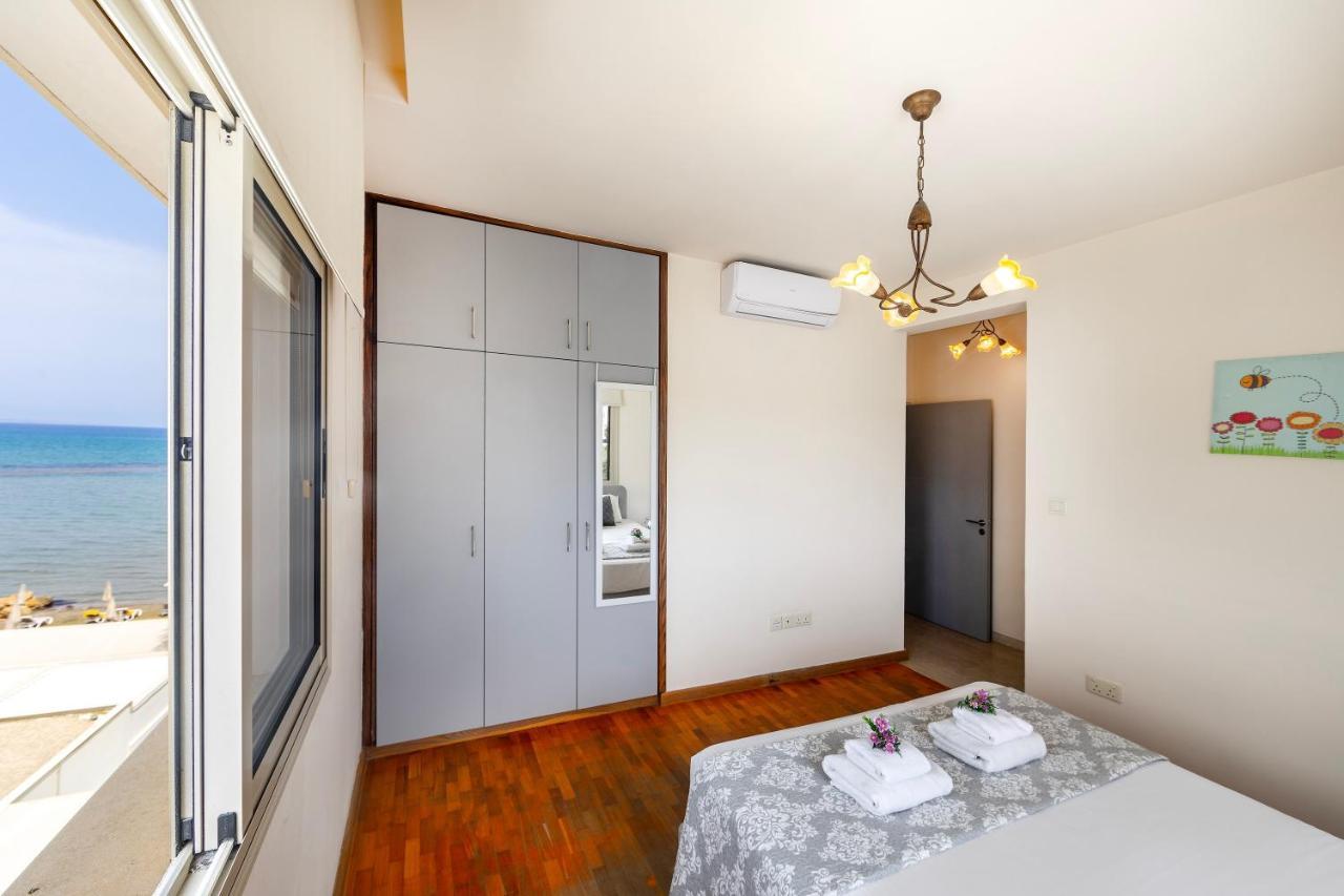 Mackenzie Beachfront Eftyhia Suite Larnaca Eksteriør billede
